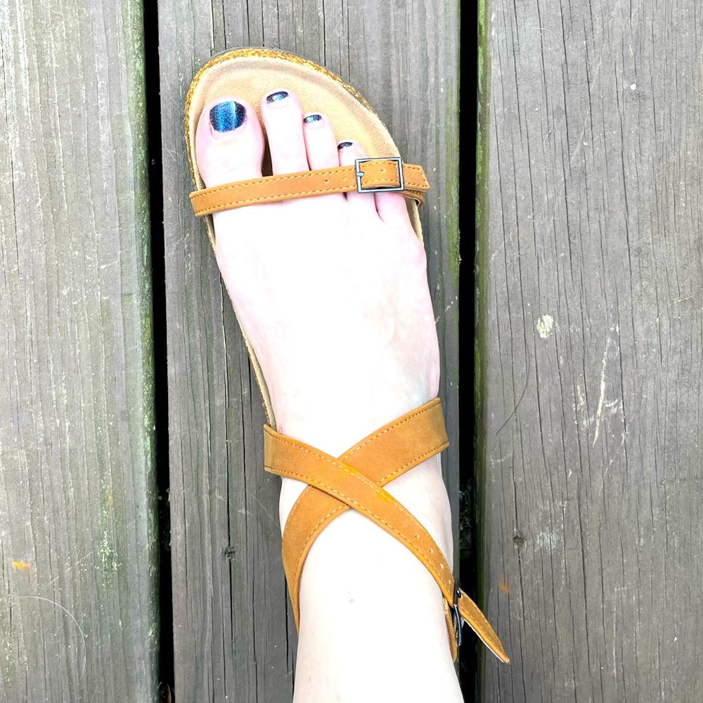 Forever 21 Cute Strap Tan Sandals sz 8,5